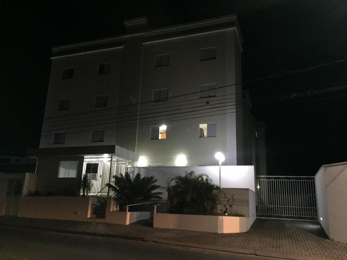 Novissimo Apto No Centro De Águas de São Pedro Bagian luar foto